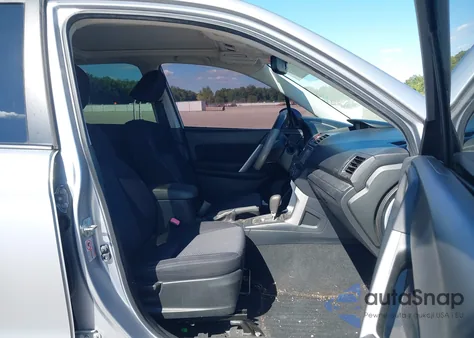 2015 Subaru Forester 2.5I Premium z USA, uszkodzony, nr VIN JF2SJAGC7FH565322